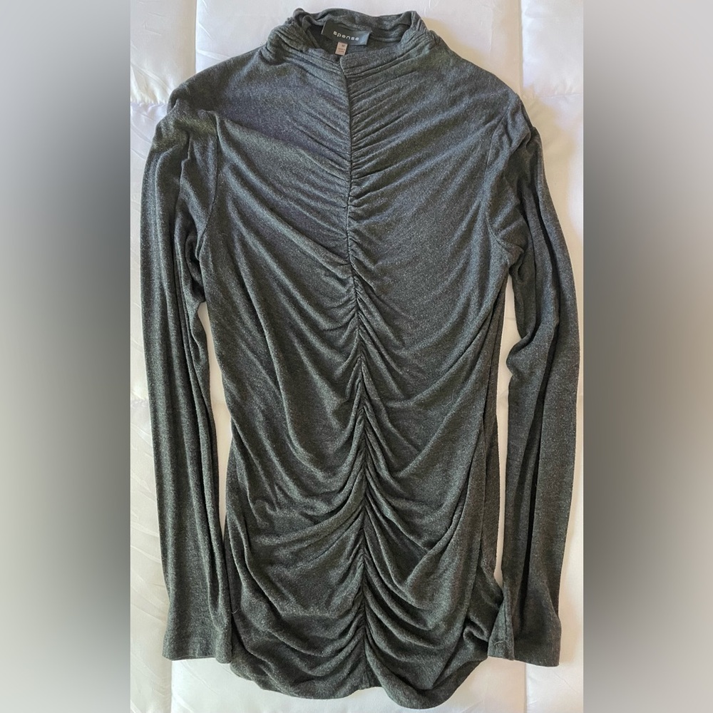 Medium Lightweight Spense Rouched Grey Top